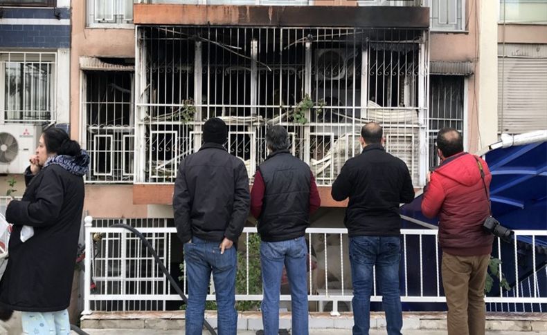 İzmir'de ev yangını: Yaşlı kadın yanarak öldü