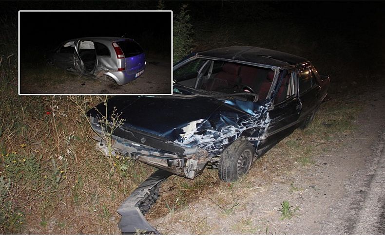 İzmir'de 2 otomobil çarpıştı: 7 yaralı