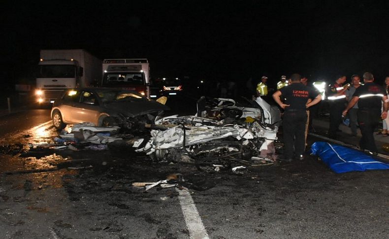 İzmir'de feci kaza; Bir aile yok oldu