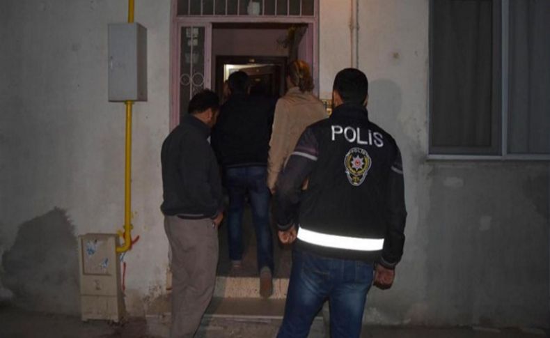 İzmir'de FETÖ'cü 2 'abla' tutuklandı