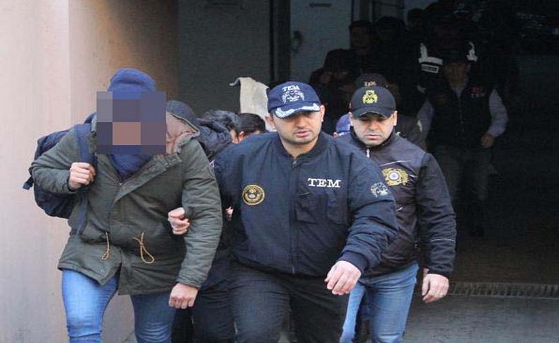 İzmir'de FETÖ'den 82 tutuklama