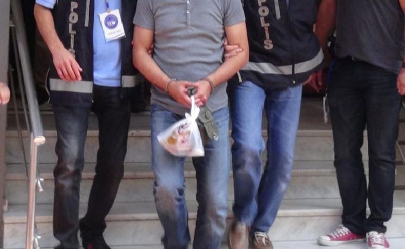 İzmir'de FETÖ operasyonu: 26 tutuklama