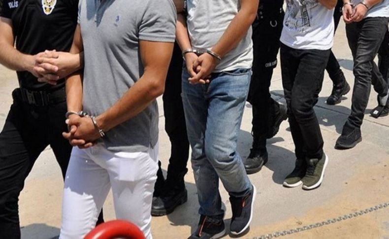 İzmir'de FETÖ üyesi şüphelisi 4 kişi gözaltına alındı