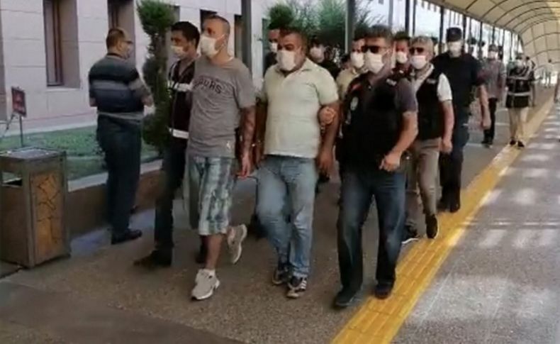 İzmir'de gemiyle yasa dışı geçişi organize eden 8 şüpheliden 4'ü tutuklandı