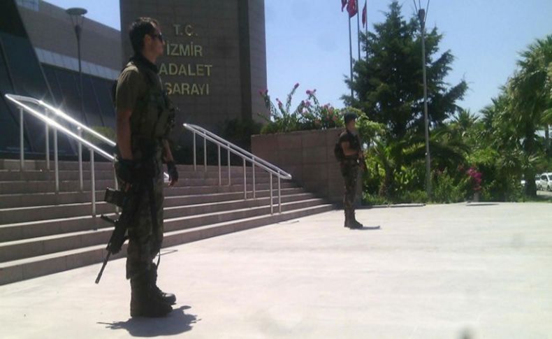 İzmir'de gözaltına alınan 'abi ve abla'lar adliyeye sevk edildi