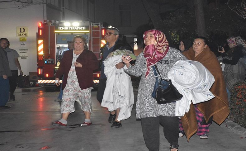 İzmir'de hastanede korkutan yangını!