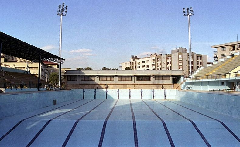 İzmir'de sporculara havuz eziyeti