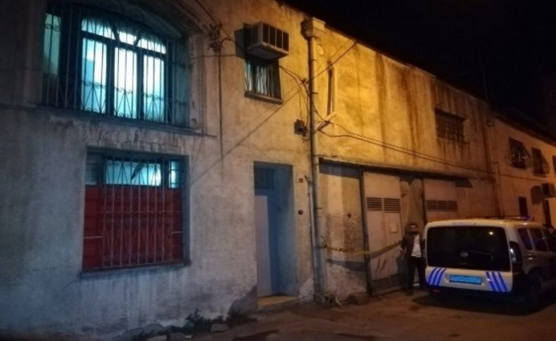 İzmir'de hırsızların girdiği depo sahte içki imalathanesi çıktı