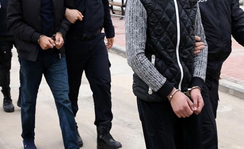 İzmir'de hırsızlık şüphelisi 3 kişi yakalandı