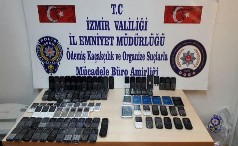 İzmir'de kaçak telefon operasyonu