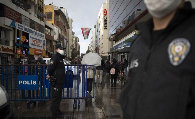 İzmir'de kalabalık caddelere girişler kontrollü yapılacak