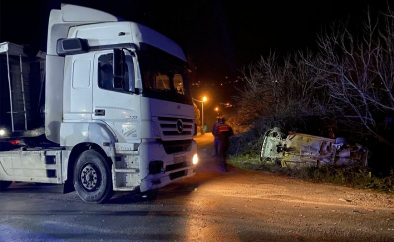 İzmir'de kamyon otomobile çarptı:1 yaralı