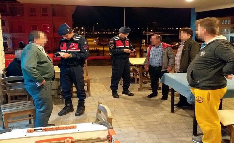 İzmir'de kumar operasyonunda 46 kişiye ceza