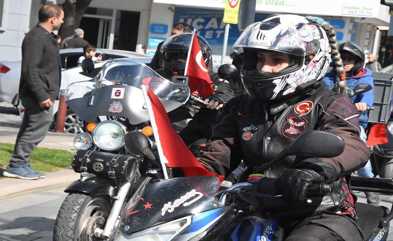 İzmir'de motosikletliler İdlib şehitleri için sürdü