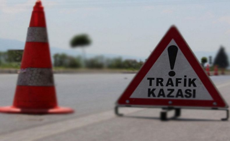 İzmir'de otomobil şarampole devrildi: 3 ölü