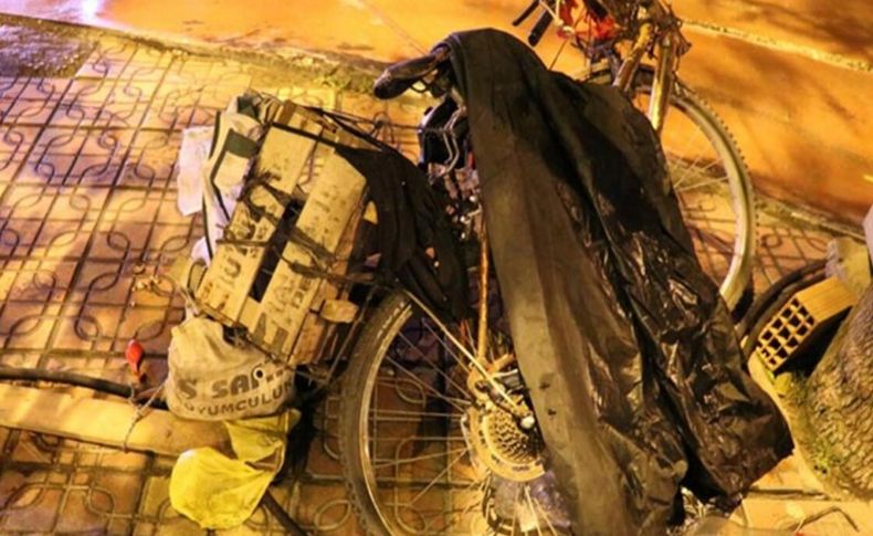 İzmir'de otomobilin çarptığı bisikletin sürücüsü yaşamını yitirdi
