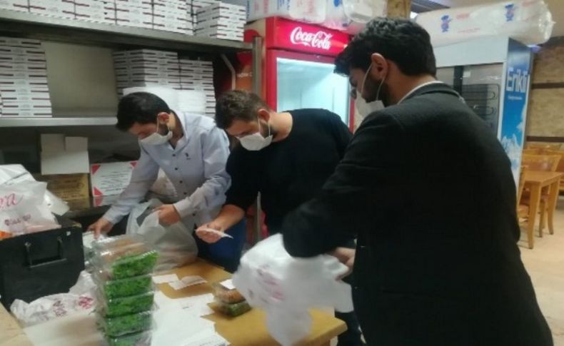 İzmir'de restoranlarda paket servisi yoğunluğu