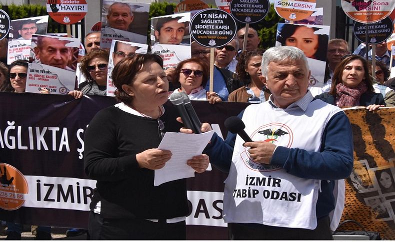 İzmir'de sağlıkçılar seslerini duyurdu
