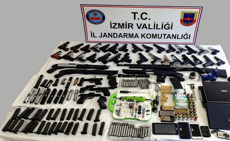 İzmir'de jandarmadan silah operasyonu