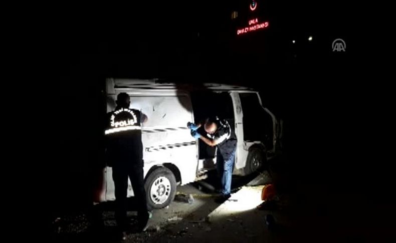 İzmir'de silahlı kavga: 1'i polis 7 yaralı