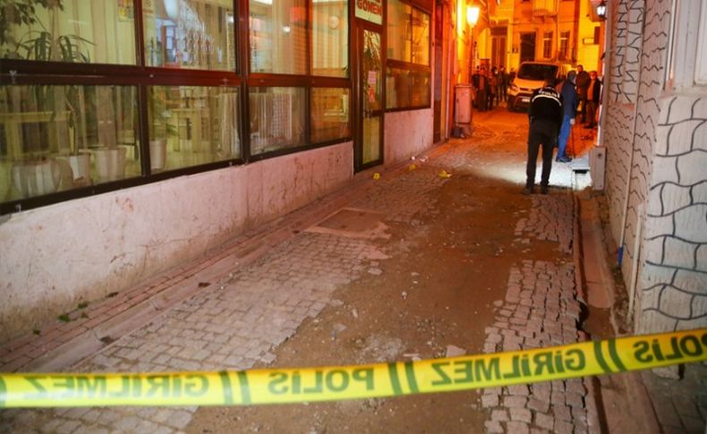 İzmir'de silahlı kavgada yaralanan kişi öldü