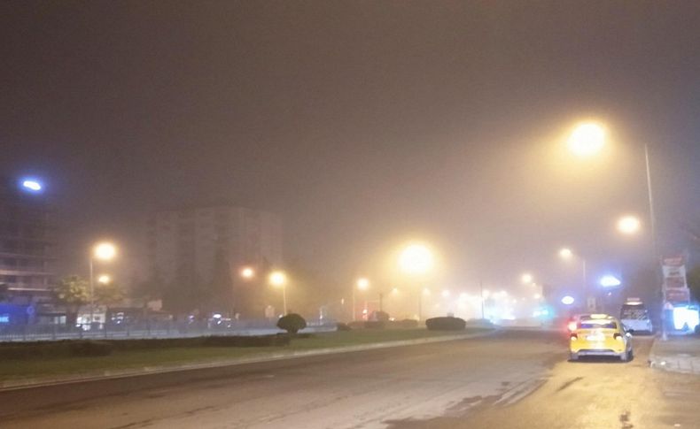 İzmir'de sis etkili oldu