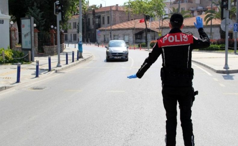 İzmir'de sokağa çıkma kısıtlamasına uymayan 1448 kişiye ceza