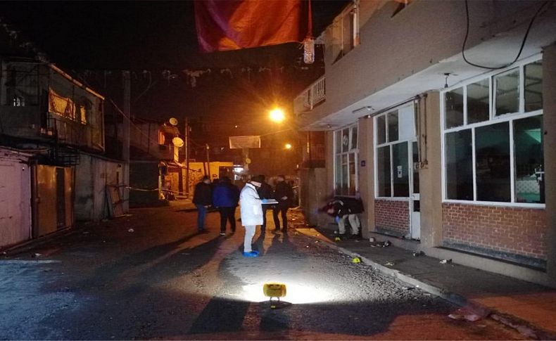 İzmir'de sokak ortasında kadın cinayeti
