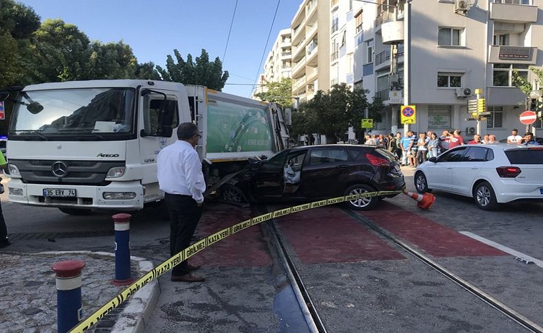 İzmir'de trafik kazası: 2 ölü, 2 yaralı