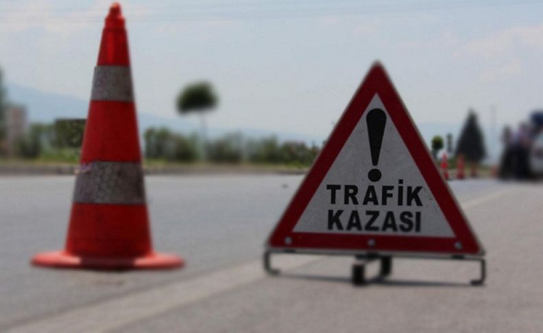 İzmir'de trafik kazası: 8 yaralı