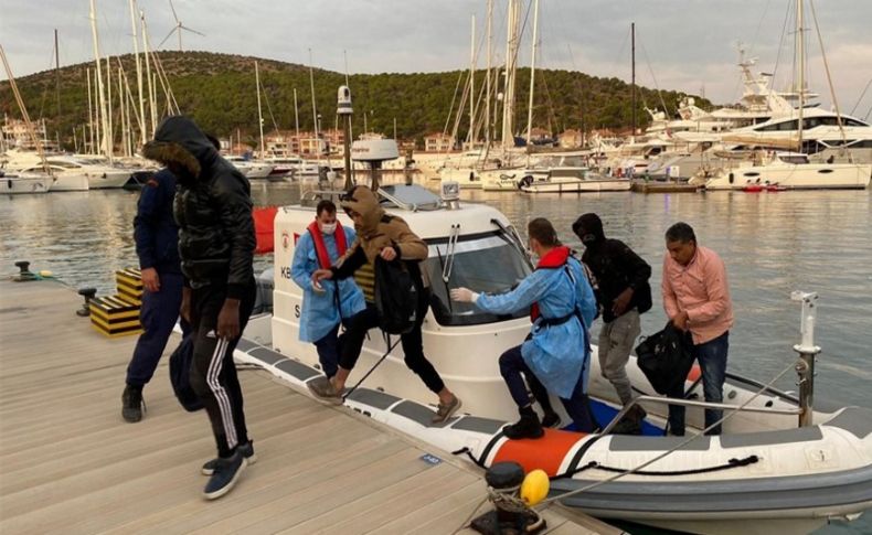 İzmir'de Türk kara sularına geri itilen sığınmacılar kurtarıldı