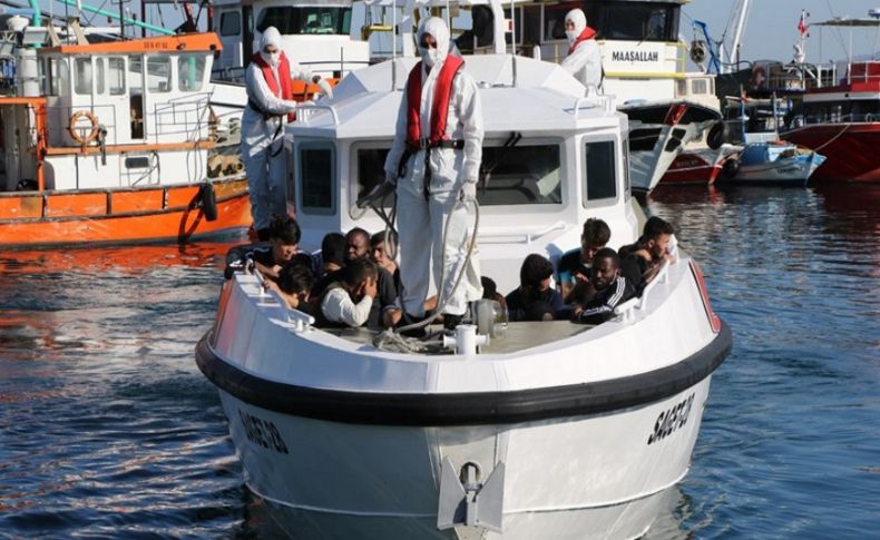 İzmir'de Türk karasularına geri itilen 82 sığınmacı kurtarıldı