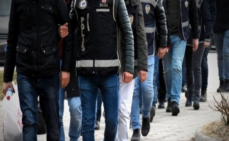İzmir'de yabancı uyruklu kadınlara zorla fuhuş yaptıran 6 kişi tutuklandı