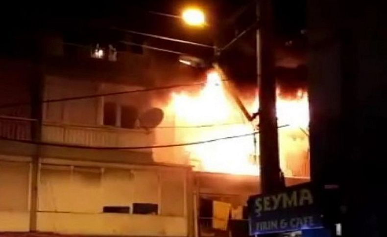 İzmir'de yangın paniği! Ev alev alev yandı