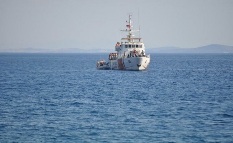 İzmir'de tekneyle yurt dışına geçmeye çalışan 130 sığınmacı yakalandı