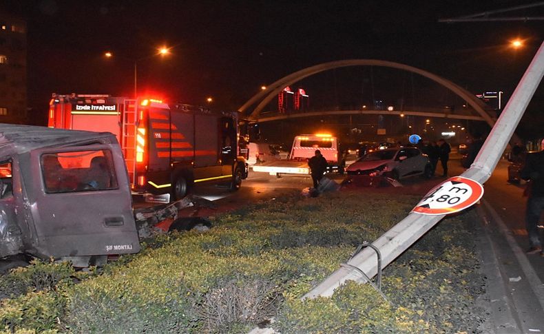 Altınyol'da feci kaza: 2'si ağır 3 kişi yaralandı
