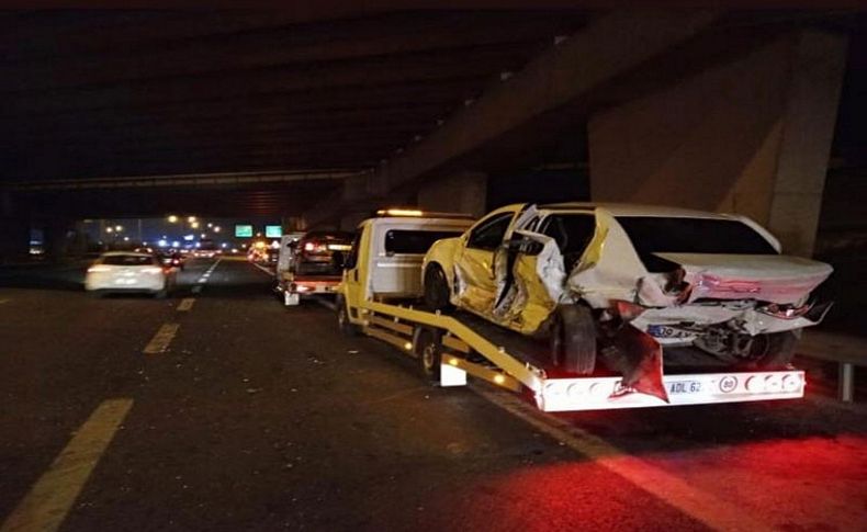 İzmir'de zincirleme trafik kazaları: 1 ölü, 6 yaralı