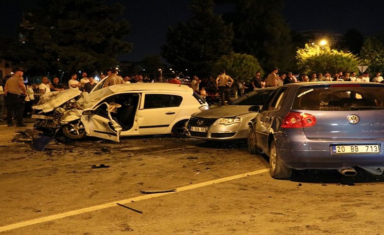 İzmir'de zincirleme trafik kazası: 7 yaralı