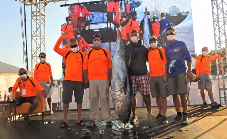 İzmir'deki açık deniz balıkçılık turnuvasında dereceye girenler belli oldu