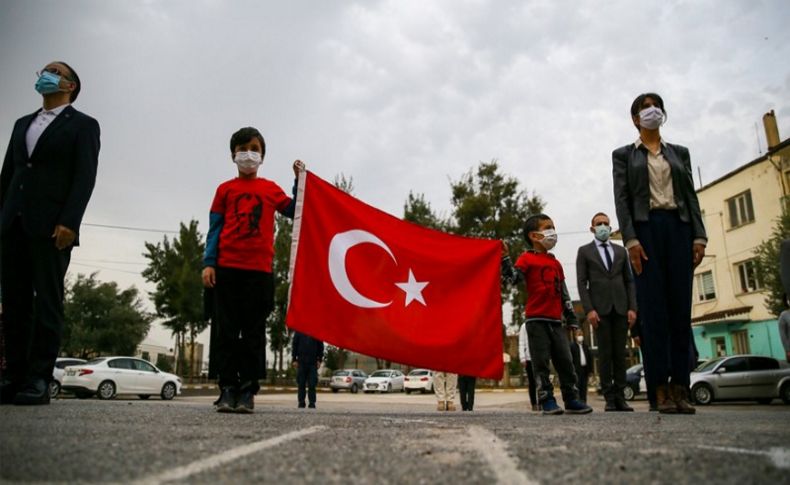 İzmir'deki okullarda İstiklal Marşı okundu