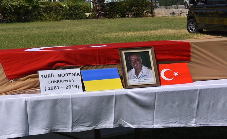 İzmir'deki yangın sonrasında ölen Ukraynalı pilota son görev