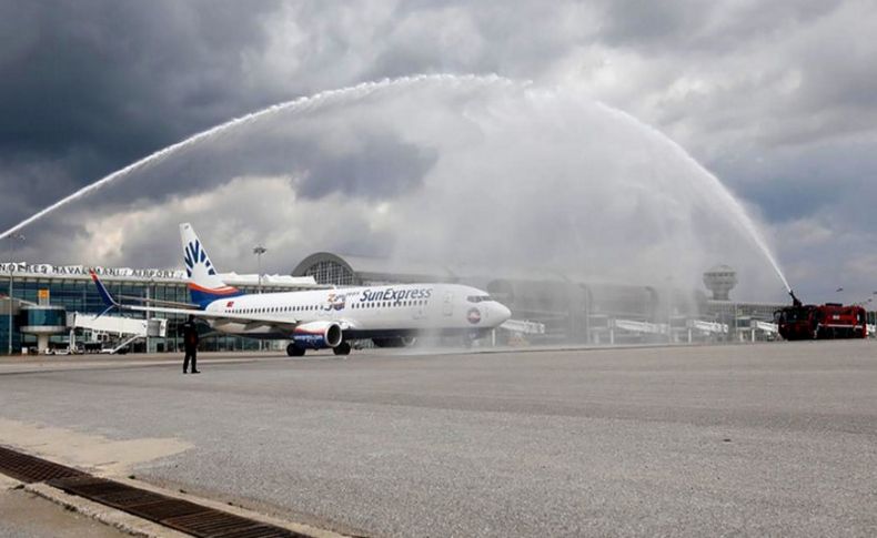İzmir’den ilk uçuş gerçekleşti