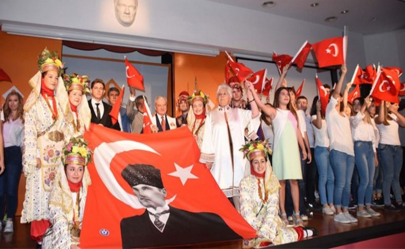 İzmir Ekonomi Üniversitesi, yeni eğitim yılına başladı