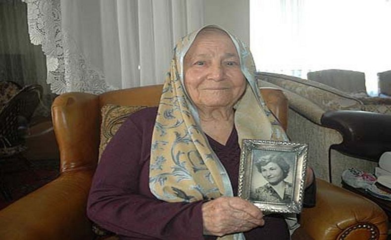 İzmir Hatice annesini kaybetti!