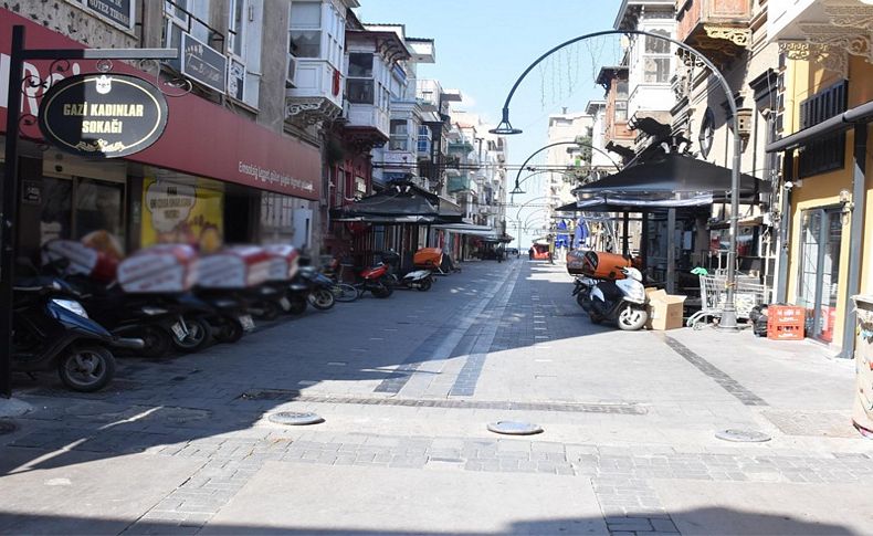İzmir'in en yoğun bölgelerinde koronavirüs sakinliği