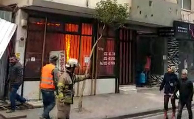 İzmir'in göbeğinde yangın paniği