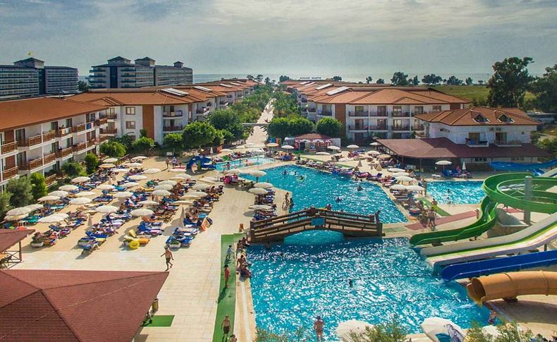 İzmir'in tatil cennetinde yatacak yer kalmadı!