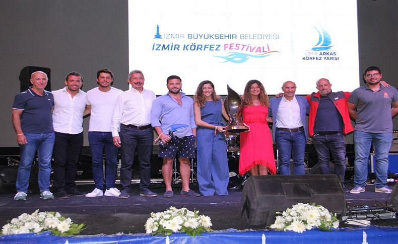 İzmir Körfez Yelken Yarışı ödül töreni