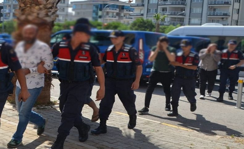 İzmir merkezli göçmen kaçakçılığı operasyonu: 55 gözaltı