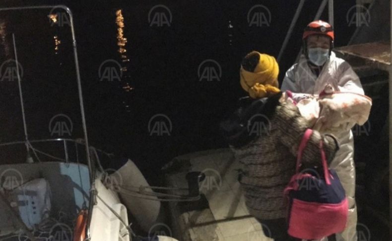 İzmir sularına geri itilen kaçaklar kurtarıldı
